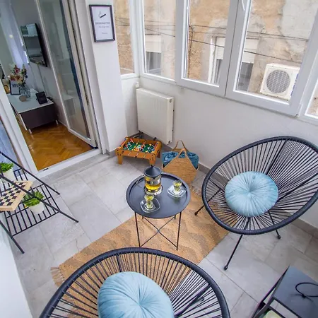 Sapphire Apartment